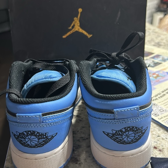 AIR JORDAN 1 LOW 4Y - Picture 4 of 5